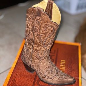 Corral boots